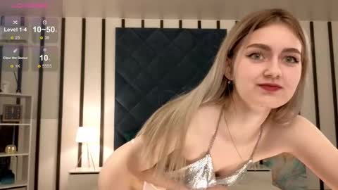 Snapshot of kiki_r chatting on 09.12.25 Kiki dont forget to thumbs up me if you like my show online show from 09.12.25