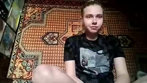 Snapshot of kikibang_ chatting on 10.13.25 kikibang_ online show from 10.13.25