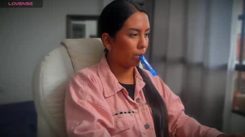 Snapshot of killaa01 chatting on 02.10.25 Alejandra online show from 02.10.25