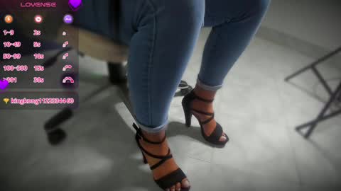 Snapshot of killaa01 chatting on 02.13.25 Alejandra online show from 02.13.25