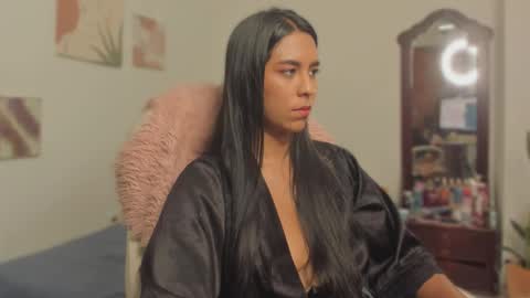 Snapshot of killaa01 chatting on 10.01.25 Alejandra online show from 10.01.25