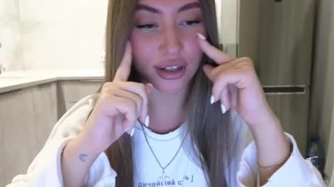 EvaAnna online show from 02.24.25