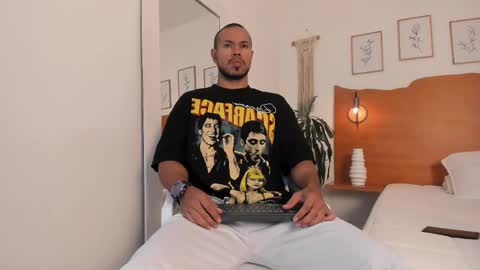 Kilua Muscle guy online show from 01.10.26