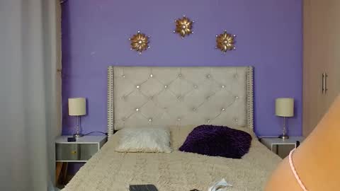 Snapshot of kim_and_mia chatting on 11.01.25 Mia Kim online show from 11.01.25