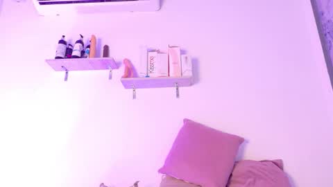 kim online show from 10.17.25