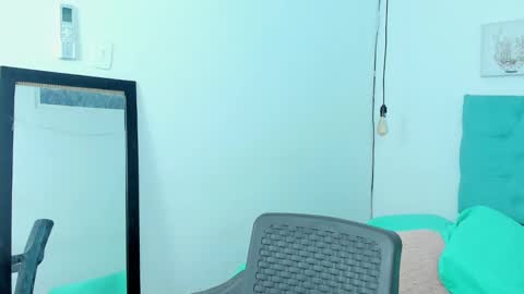 Snapshot of kim_eli chatting on 02.07.25 kim_eli online show from 02.07.25