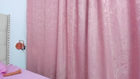 Snapshot of kim_eli chatting on 02.08.25 kim_eli online show from 02.08.25