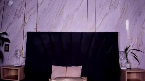 kim  online show from 09.15.25