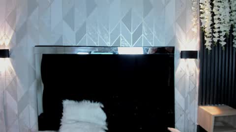 kim  online show from 10.05.25