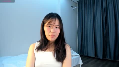Snapshot of kim_sua chatting on 10.20.25 Su A online show from 10.20.25