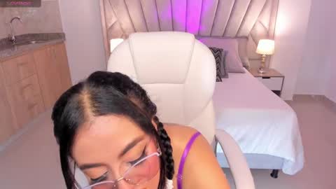 kim online show from 10.14.25