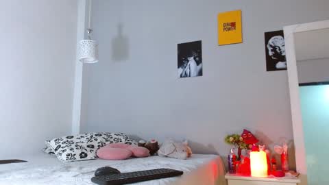 Snapshot of kimandyuk chatting on 12.05.24 Kim Yuk online show from 12.05.24