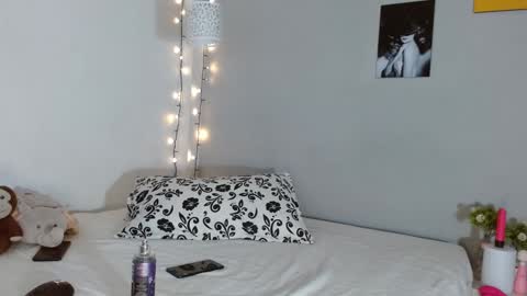 Snapshot of kimandyuk chatting on 12.06.24 Kim Yuk online show from 12.06.24