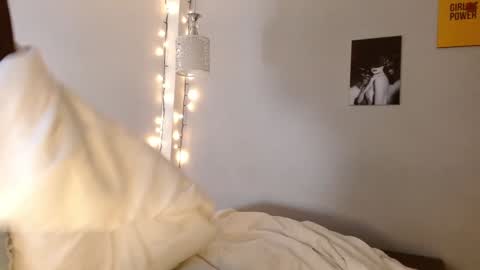 Snapshot of kimandyuk chatting on 12.07.24 Kim Yuk online show from 12.07.24