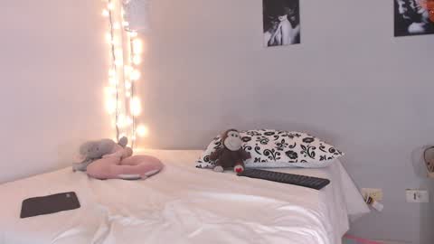 Snapshot of kimandyuk chatting on 12.14.24 Kim Yuk online show from 12.14.24