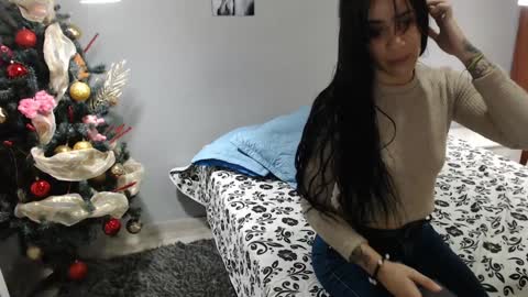 Snapshot of kimandyuk chatting on 12.21.24 Kim Yuk online show from 12.21.24