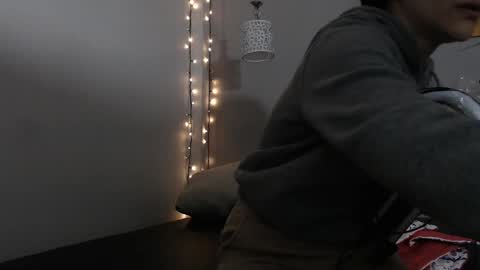 Snapshot of kimandyuk chatting on 01.04.25 Kim Yuk online show from 01.04.25