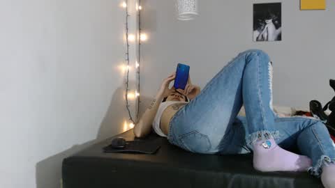 Snapshot of kimandyuk chatting on 01.13.25 Kim Yuk online show from 01.13.25