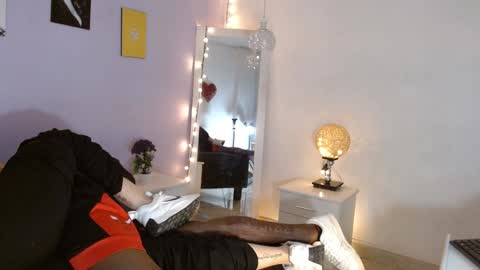 Snapshot of kimandyuk chatting on 01.21.25 Kim Yuk online show from 01.21.25