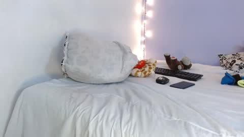 Snapshot of kimandyuk chatting on 01.25.25 Kim Yuk online show from 01.25.25