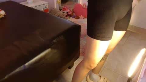 Snapshot of kimandyuk chatting on 02.25.25 Kim Yuk online show from 02.25.25