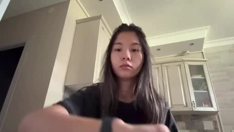Snapshot of kimbergilger chatting on 05.31.26 Polly online show from 05.31.26