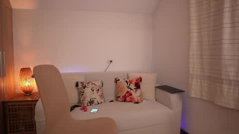 Snapshot of kimberhot chatting on 09.13.25 Kim online show from 09.13.25