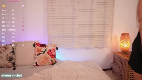 Snapshot of kimberhot chatting on 09.22.25 Kim online show from 09.22.25