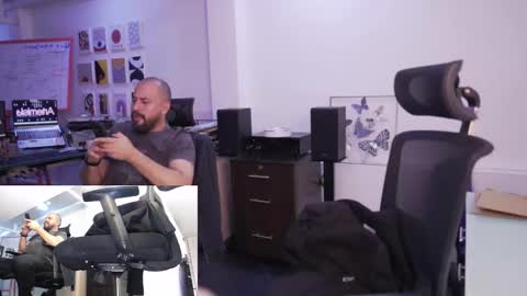 Snapshot of kimberly_clars chatting on 10.19.25 Kimberly 1200-1900 GMT-5 online show from 10.19.25