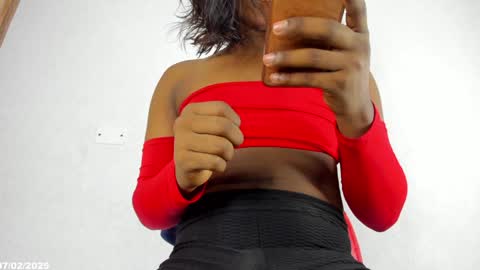 Snapshot of kimberly_house chatting on 02.07.25 Kimberly 3 online show from 02.07.25