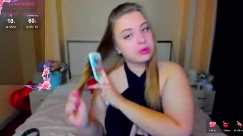 Snapshot of kimberly_mm chatting on 11.05.25 kimberly_mm online show from 11.05.25