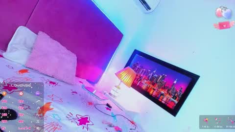 Your Queen KIM online show from 11.06.25