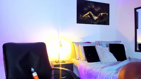 Snapshot of kimberlybanks2 chatting on 03.06.25 Kimberly Banks online show from 03.06.25