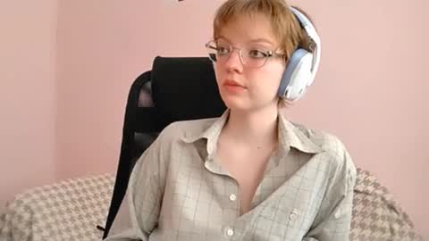 Emy online show from 09.19.25