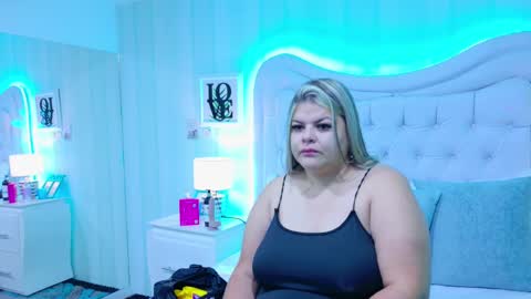 Snapshot of kimbrookss chatting on 10.21.25 KimBrooks online show from 10.21.25