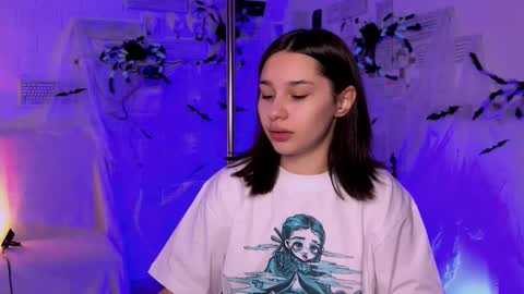 kimclarks online show from 10.17.25