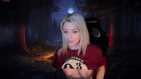 Wolfs Girl online show from 12.05.24