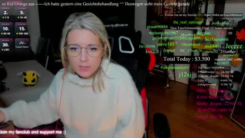 Wolfs Girl online show from 11.30.25