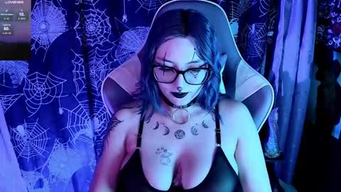   online show from 10.12.25