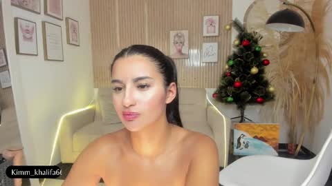 Snapshot of kimm_khalifa chatting on 12.29.24 Kim  online show from 12.29.24