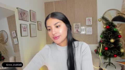 Snapshot of kimm_khalifa chatting on 12.31.24 Kim  online show from 12.31.24