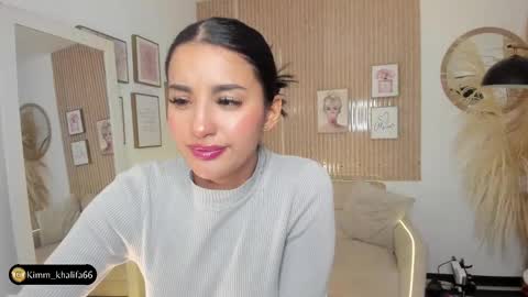 Snapshot of kimm_khalifa chatting on 01.18.25 Kim  online show from 01.18.25