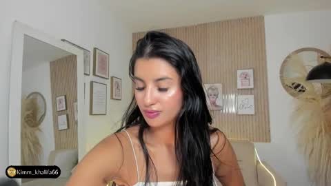 Snapshot of kimm_khalifa chatting on 01.21.25 Kim  online show from 01.21.25