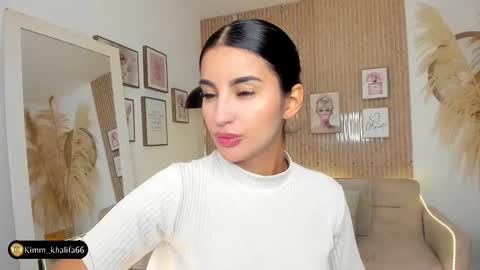 Snapshot of kimm_khalifa chatting on 01.25.25 Kim  online show from 01.25.25