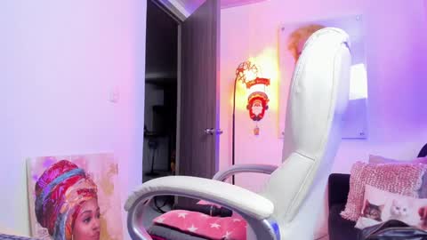 kimmberly_saenz_ online show from 12.07.24