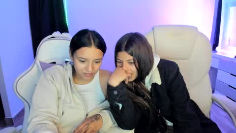 Snapshot of kimmi_foxy chatting on 12.04.24 kimmi online show from 12.04.24