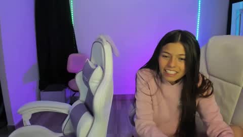 Snapshot of kimmi_foxy chatting on 12.22.24 kimmi online show from 12.22.24