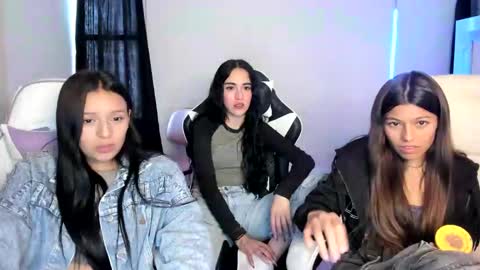 Snapshot of kimmi_foxy chatting on 02.21.25 kimmi online show from 02.21.25