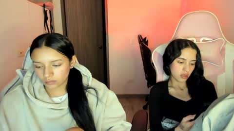 Snapshot of kimmi_foxy chatting on 09.11.25 kimmi online show from 09.11.25