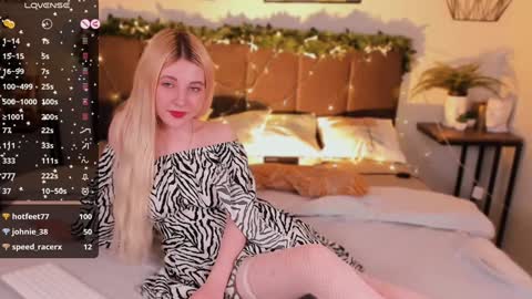 Snapshot of kimmie_shine chatting on 01.08.25 Your Kimmie follow me online show from 01.08.25
